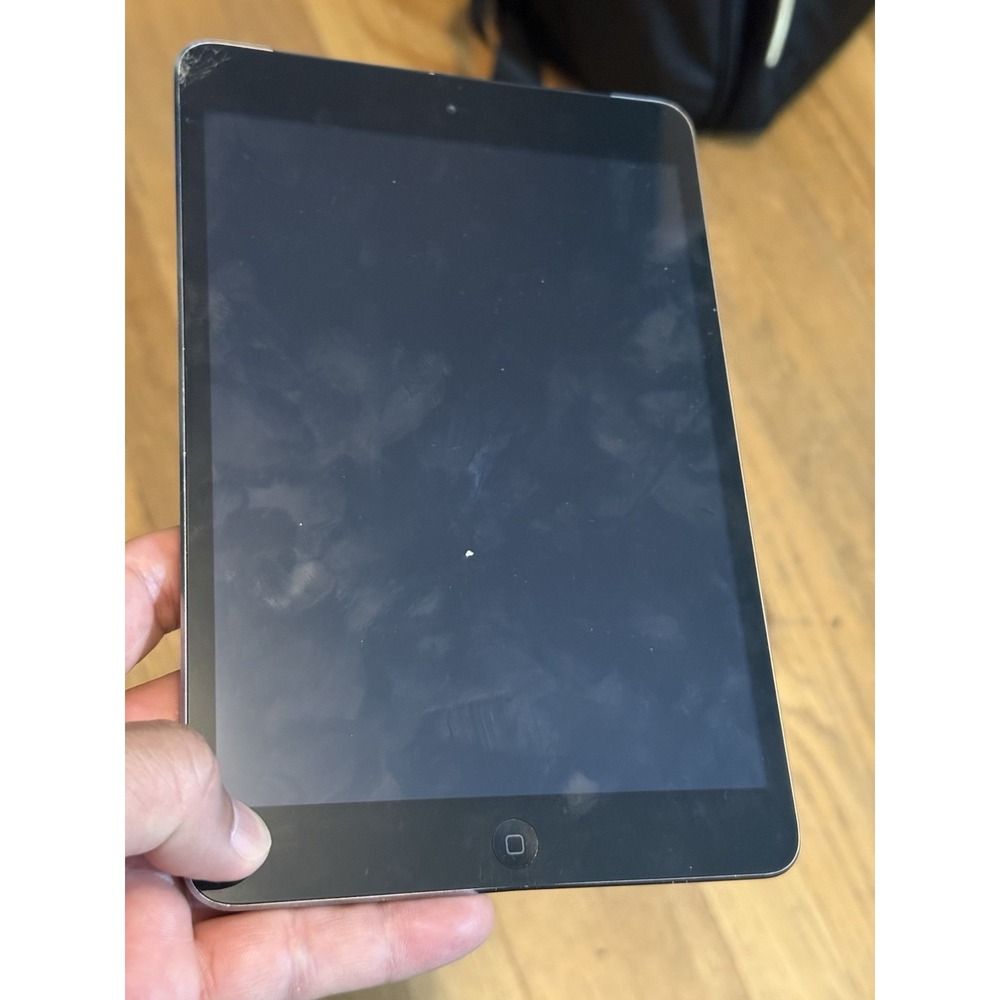 iPad Mini 2 128gb , Model A1490, Parts Only , (read) Bundle